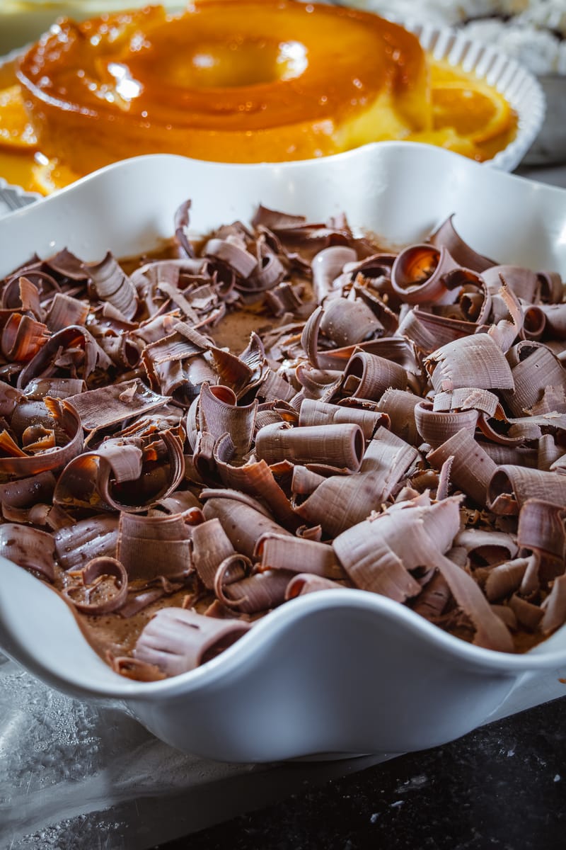 Sobremesas de chocolate e pudim